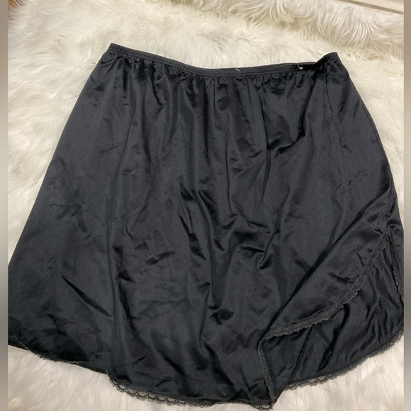 90s Vintage Vanity Fair Black Slip Skirt - Picture 6 of 9